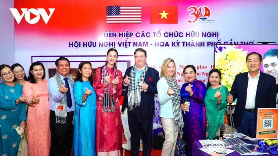 Vietnam-US friendship exchange marks three decades of diplomatic ties